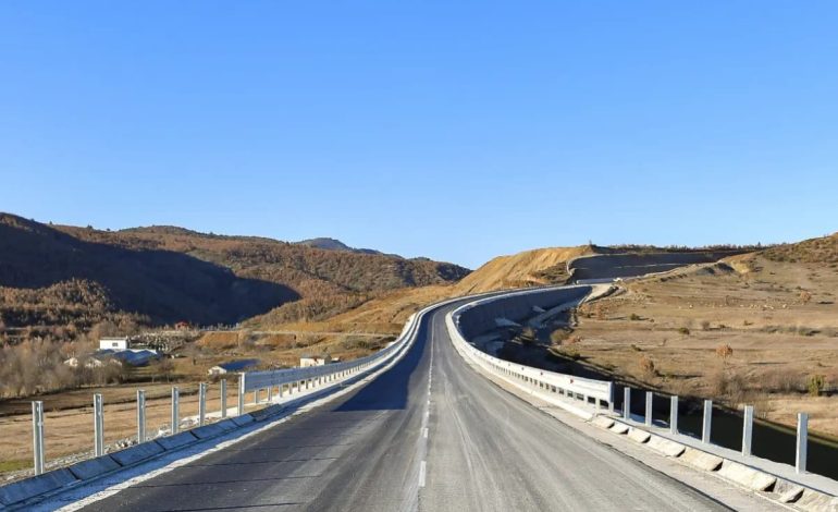 “Lidh bashkitë për 20 minuta”, Rama ndan pamjet nga rruga e re Korçë-Ersekë: Ndihmon banorët dhe zhvillon turizmin