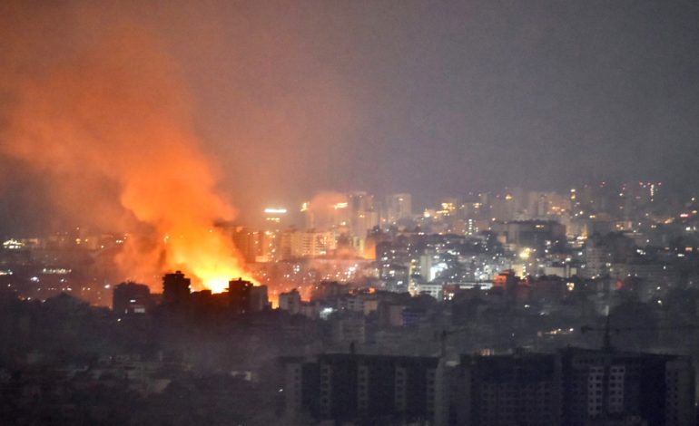 Bombardimi i xhamisë islamike në Rripin e Gazës, raportohet për dhjetëra viktima