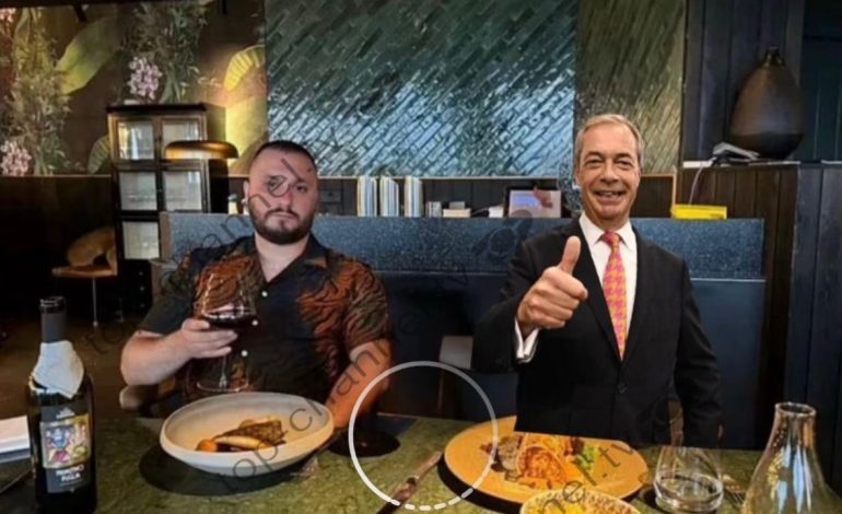 “Skifteri” nga Lezha zbret nga Ferrari dhe “darkon” me politikanin anglez Nigel Farage