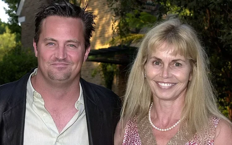 Nëna e Matthew Perry flet për momentet e fundit që kaloi me të birin