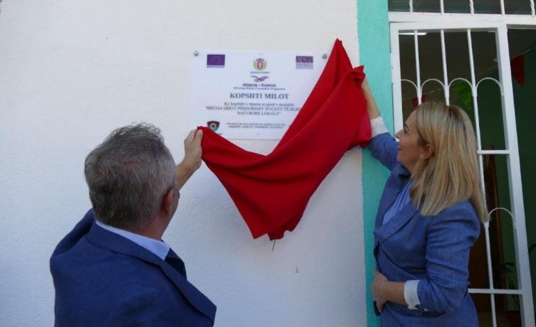 Përurohet rindërtimi me masa të efiçencë së energjisë i kopshtit të fëmijëve në Milot