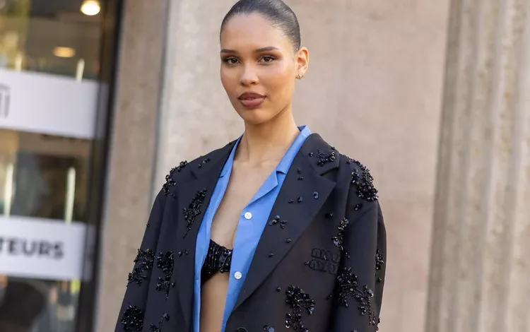 Nara Smith zbulon arsyen se përse flet në atë mënyrë në videot e saj