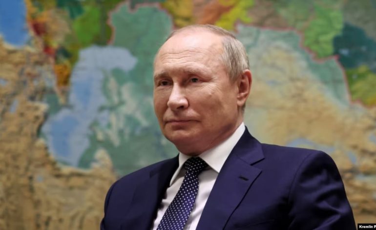 Putin mbikëqyr stërvitjen e forcave bërthamore