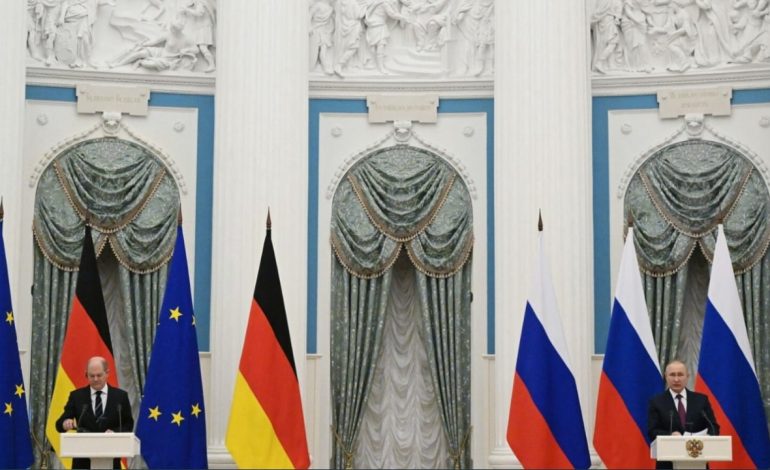 “Putini është i hapur për dialog me Scholzin”, Kremlini: Nuk kemi pasur asnjë propozim nga pala gjermane