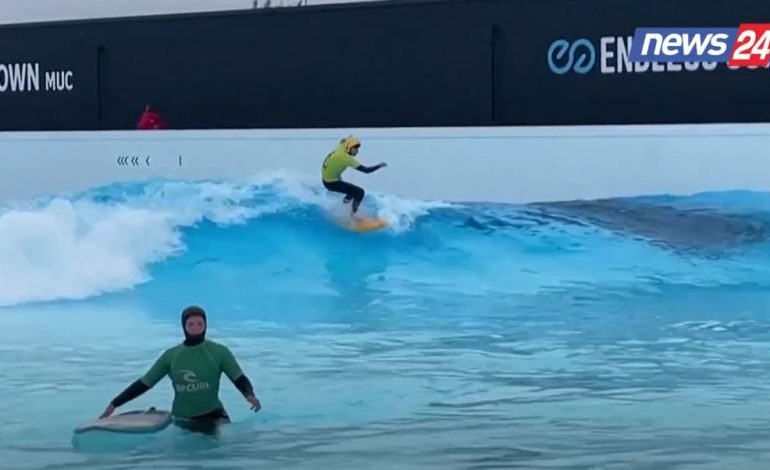 “Orientohem nëpër dallgë kryesisht përmes ndjenjave dhe dëgjimit”, njihuni me sërfistin e verbër që ka fituar medalje bronxi