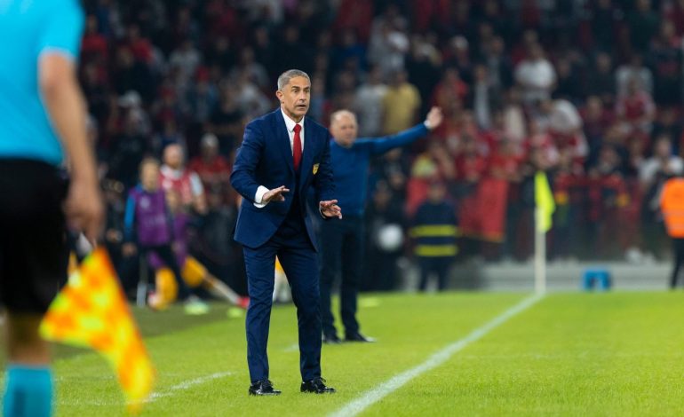 Çekia “zbut” Shqipërinë, kuqezinjtë pa busull në Pragë, numrat “dënojnë” Sylvinho-n