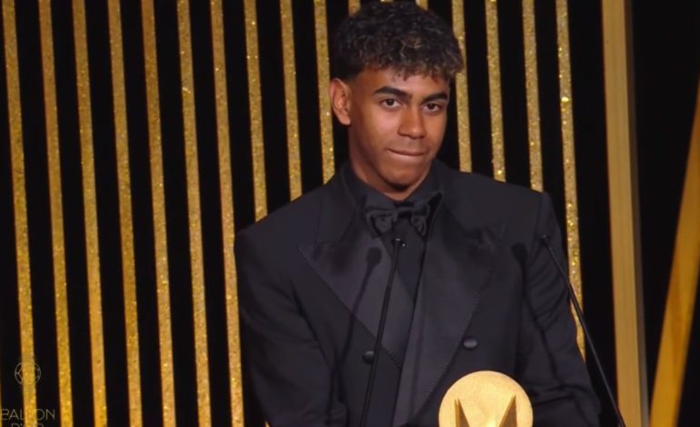 LIVE TOPI I ARTË/ Ceremonia gala në Paris, adoleshenti Yamal “rrëmben” trofeun e parë të mbrëmjes (VIDEO)