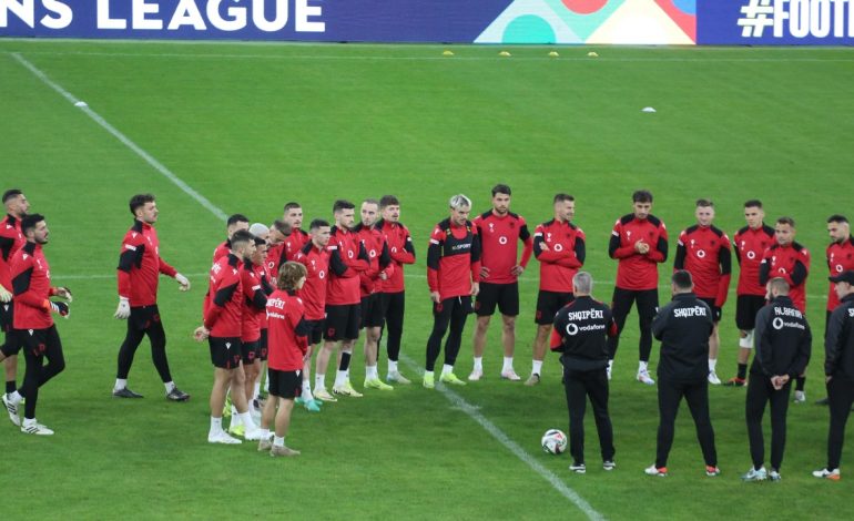 Dueli me Çekinë, Sylvinho zgjedh lojtarët që do ta ndjekin sfidën nga tribuna