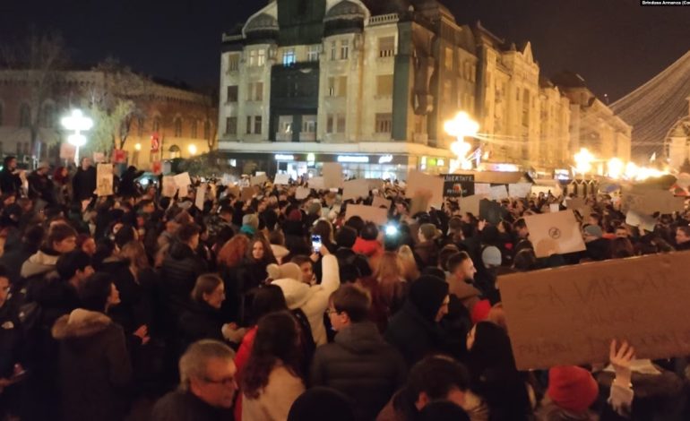 “Shpërthejnë” protestat kundër kandidatit pro-rus për president të Rumanisë