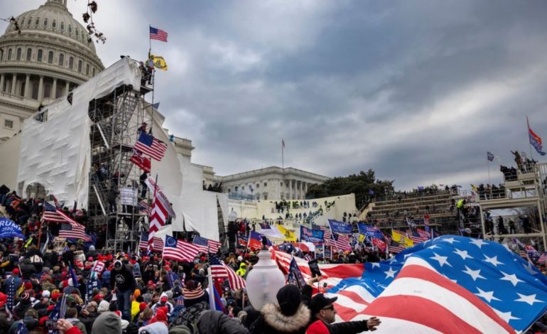 Trazirat në Capitol katër vite më parë, i dënuari i kujton Trump premtimin: Më liro, jam i pafajshëm!