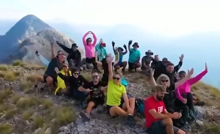 VIDEO/ Në Majën e Çipinit në Vlorë, Rama ndan aventurën e guximshme të turistëve