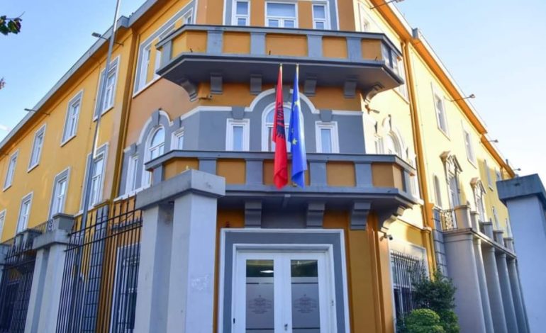 Zgjedhjet në Federatën e Atletikës, Manastirliu “zbut gjakrat”! Ministria ul në tavolinë Izmir Smajlan, Luiza Gegë, Gjergj Rulin dhe Taulant Stërmasin