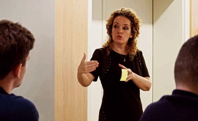 “Po përmbush një mision si amanet”, Edlira Çepani i rikthehet angazhimeve profesionale pas ndarjes nga jeta të bashkëshortit: Përpjekje e mundimshme…