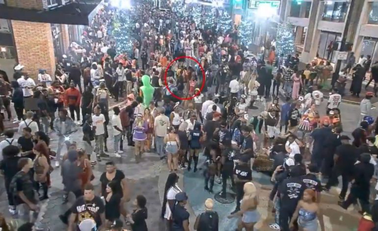 VIDEO/ Tragjike në Florida! Dy viktima dhe gjashtë të plagosur nga sulmet me armë zjarri gjatë festës së Halloween-it