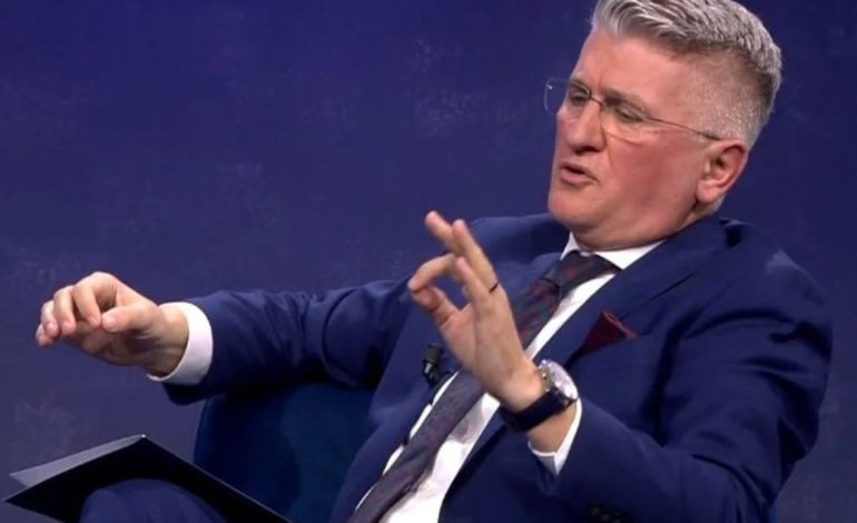 Tejkalimimi i afateve të zbardhjes së vendimit për Salianjin, reagon Gjekmarkaj: Tani kemi në fuqi kodin e Fatmir Xhafajt