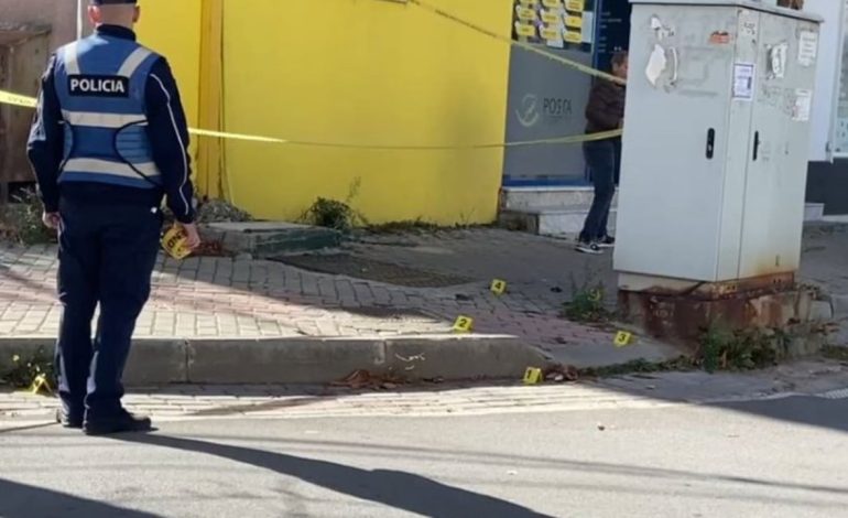 Plagosi me thikë ish-të dashurën në Korçë, 41-vjeçari para policisë: Pasi u ktheva nga Greqia më kërkoi të ndaheshim, unë s’doja…