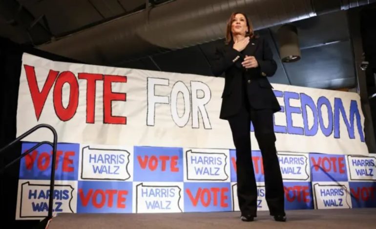 Fushata e Kamala Harris, zv.presidentja shmang përmendjen e emrit të rivalit republikan: Ngrihemi dhe biem së bashku