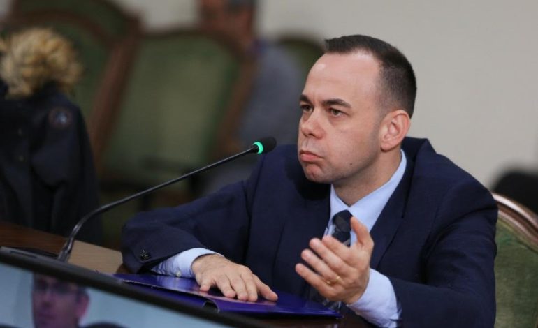 Ish-deputeti i PS-së, Alqi Bllako, dërgohet në gjyq për korrupsion