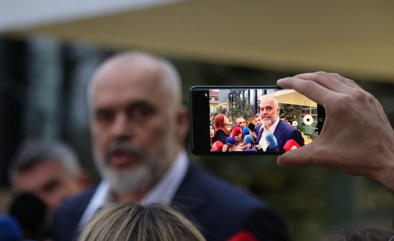 PD akuzon Ramën se emëroi motrën e anëtarëve të bandës së Suel Çelës në krye të AZHT