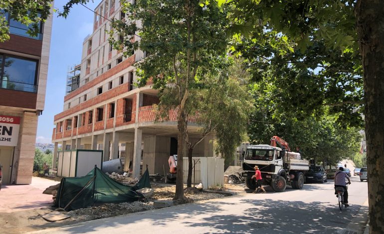 Biznesmeni Julian Morina në gjyq për ndërtimin e pallateve pa leje në Tiranë