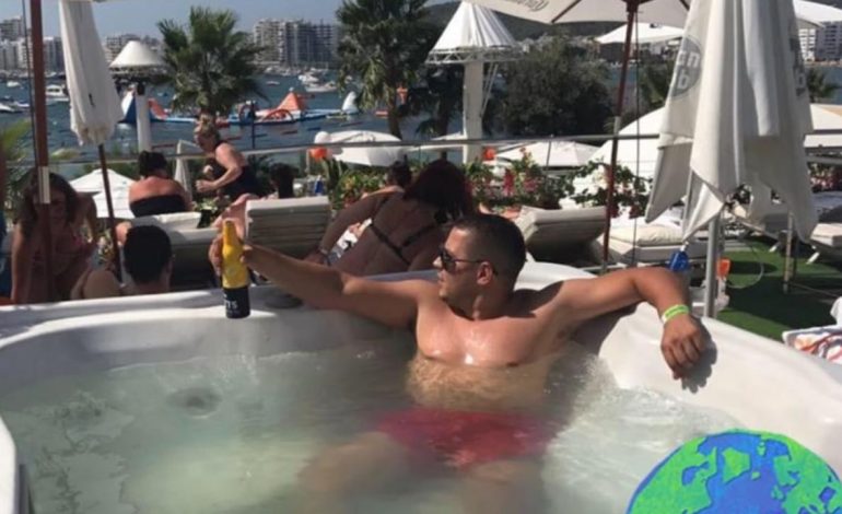 FOTO/ Financonte grupin e trafikut të kokainës, jeta luksoze e “kokës” së bandës të laboratorit! Bëri pazar me latinët