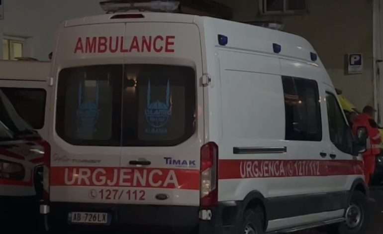 Aksident i rëndë në Divjakë, shoferja përplas për vdekje këmbësorin