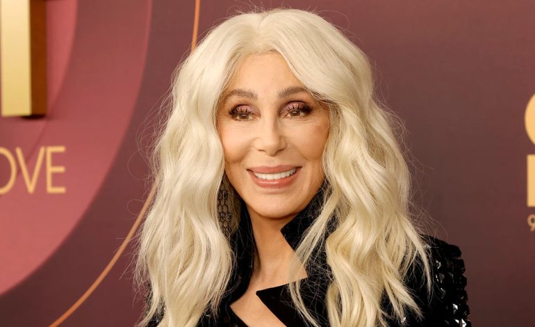 Njihuni me mashkullin që i theu zemrën aktores Cher!