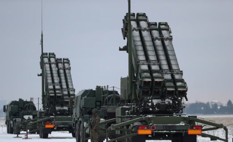 Gjermania do të ridislokojë sistemet e mbrojtjes ajrore Patriot në Poloni/ Çfarë i premtoi Scholz Zelenskyt