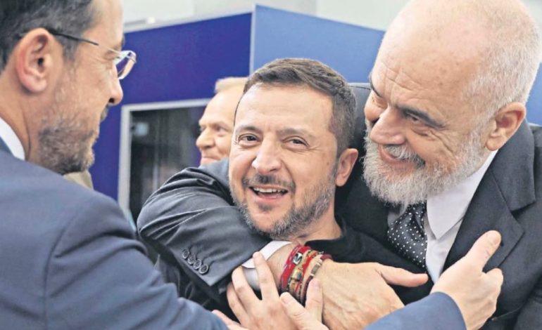 Foto Lajm/ Rama me një përqafim ndryshe për Zelenskin