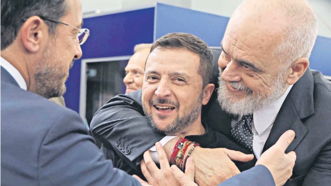 Foto Lajm/ Rama me një përqafim ndryshe për Zelenskin