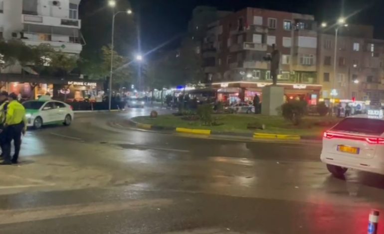 Zhbllokohet pas dy orësh sheshi “Willson” dhe “Zogu i Zi”/ Largohen protestuesit, nis lëvizja e mjeteve