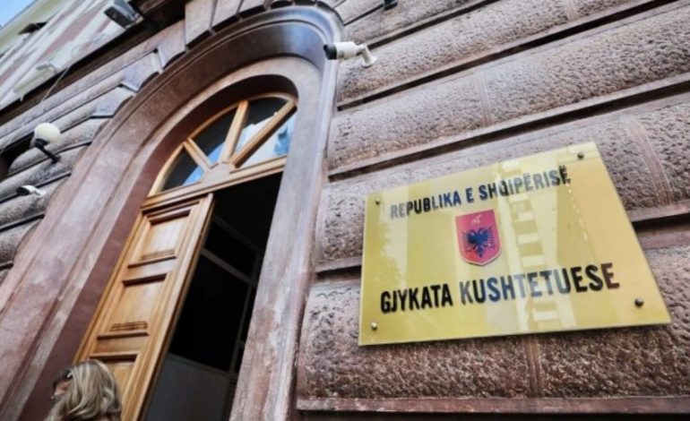 Dorëheqja e gjyqtares Elsa Toska/ Diskutohet sot kohëzgjatja e mandatit, 10 kandidatura për pozicionin vakant në “Kushtetuese”