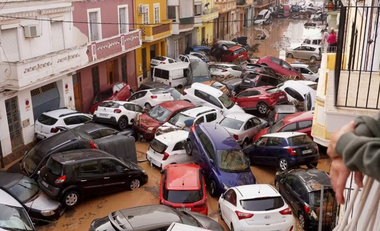 VIDEO/ Katastrofa në Valencia, publikohen pamjet: Si vërshuan ujërat në vetëm pak sekonda!