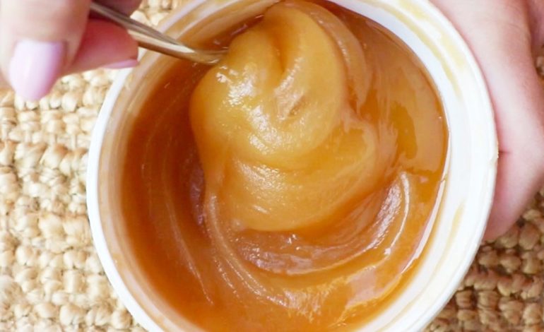 Mjaltë me Kanellë – Si të Bëni Vetë Antibiotikun Natyral