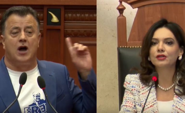 “Ke marrë rolin e Nafijes te ‘Gjuetia e fundit’”/ Spiropali ironizon Nokën: Na kishe munguar në këtë foltore, i ke pak të vjetëruara këto metaforat