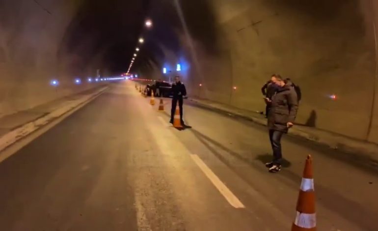 Përplasi policin që po dokumentonte përplasjen e dy mjeteve, bie në pranga shoferja