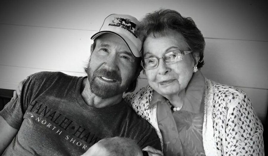 Chuck Norris në zi! Humb njeriun e zemrës