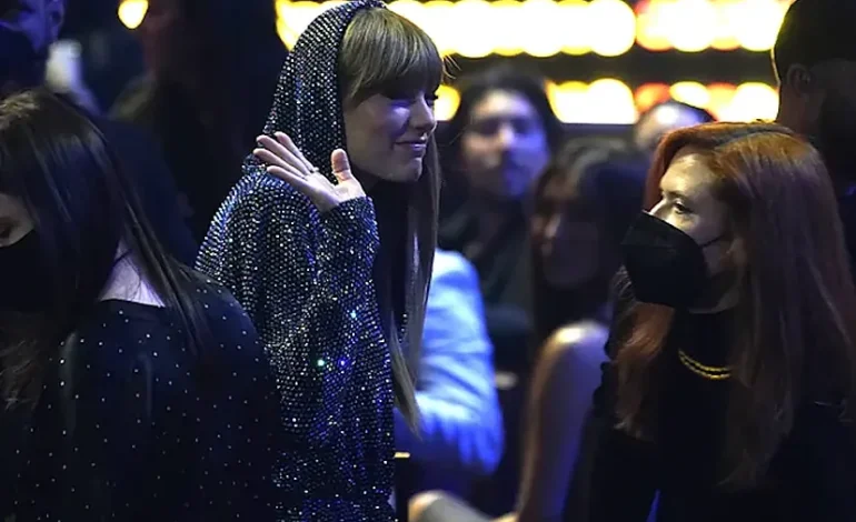 Taylor Swift lë pas muzikën për të ndjekur ëndrrën e saj në Hollivud