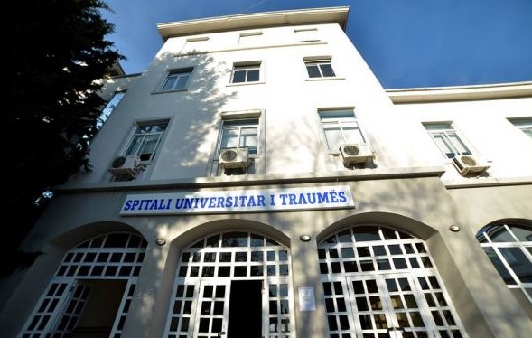 E rëndë në Tiranë/ U rrëzua tek Piramida, humb jetën 22-vjeçarja