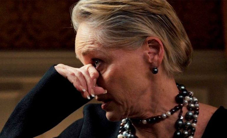 Çfarë e bëri Sharon Stone të shpërthente në lot gjatë intervistës?