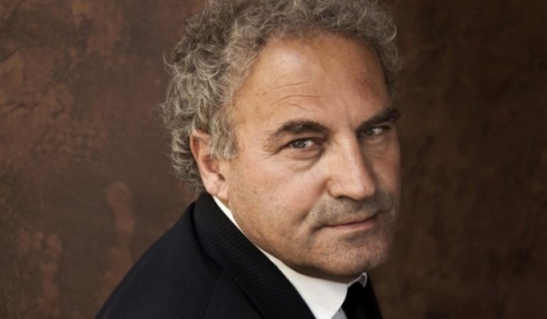 Pllaka e urdhërimit të 11… si një datë çlirimi