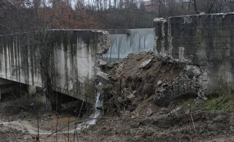 “Autorët të mbajnë përgjegjësi”, ministri britanik dënon sulmin në Zubin Potok: Duhet hetim urgjent