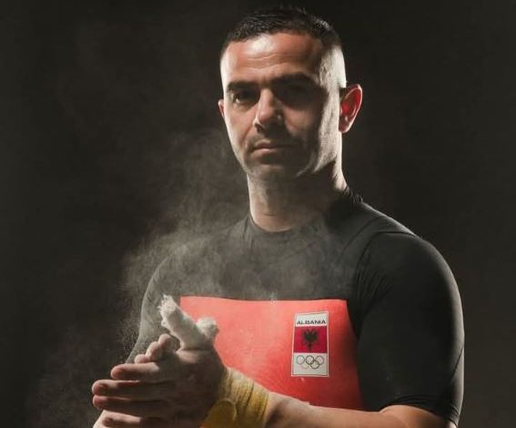 Botërori i Peshëngritjes/ Briken Calja “flirton” me medaljen në shkëputje, por zhgënjen në shtytje, nuk kualifikohet në dygarësh