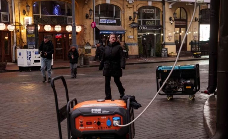 Dronët rusë sulmojnë Kievin gjatë natës, vriten tre persona në Herson