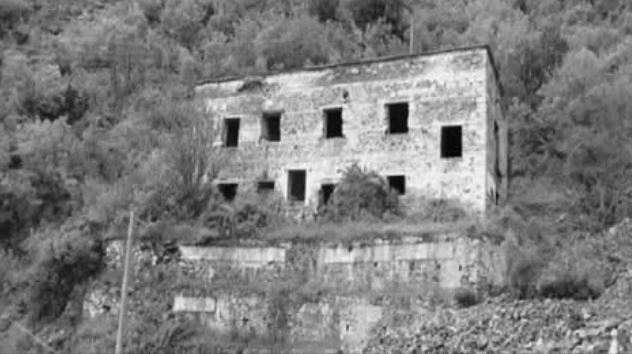 “Profesori thërriste për ndihmë mjekësore, por askush nuk e dëgjonte”- Dëshmia e trishtë e ish-të dënuarit politik: Na lidhën së bashku dhe prej hekurave, që na ishin futur në mish…