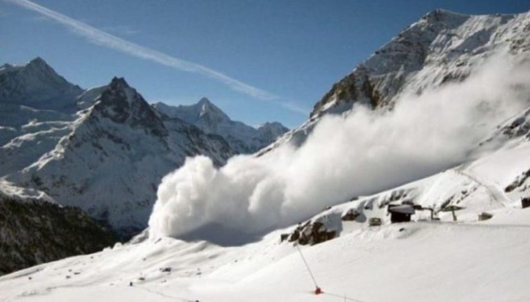 Moti i keq përfshin Ballkanin! Më shumë se 200 mijë shtëpi në Bosnje pa energji elektrike si shkak i stuhisë