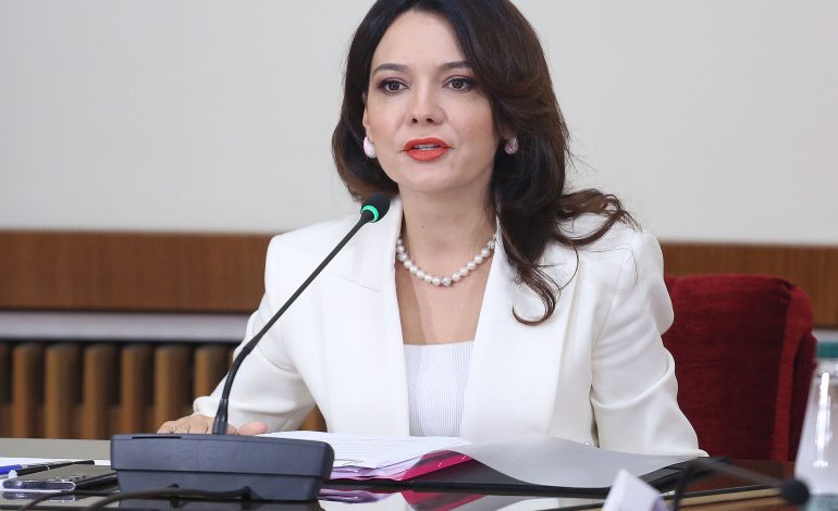 Kuvendi zvarrit drejt djegies afatet për mandatin e Vullnet Sinajt