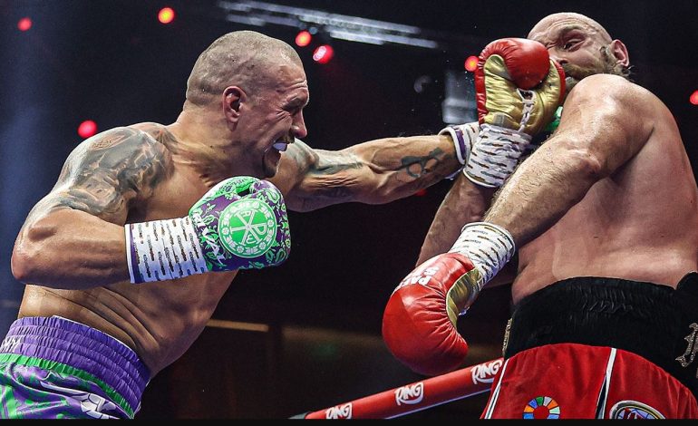 Boks/ Usyk mbron titullin kampion, mposht për herë të dytë britanikun Tyson Fury