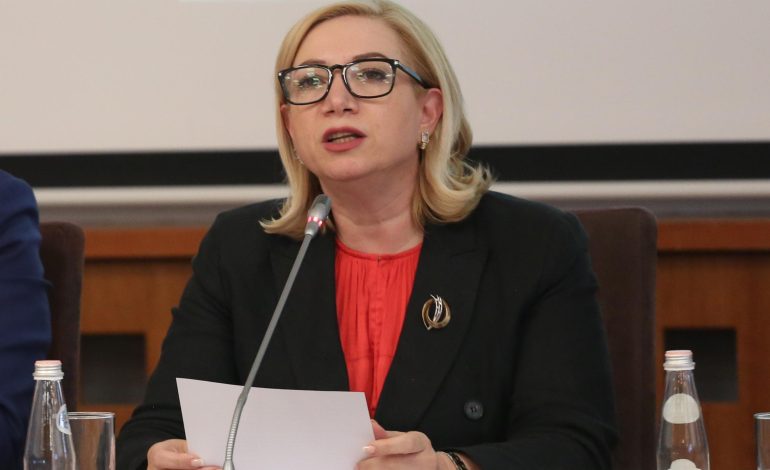 Përfundimi i mandatit të Holta Zaçajt, shtyhet sërish seanca në Gjykatë Kushtetuese! Zbulohet arsyeja