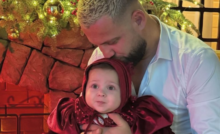 Sa e bukur! Luiz Ejlli bën tatuazh në trup për vajzën e tij